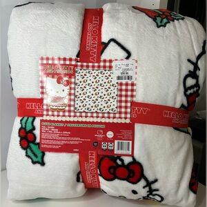 SOLD-Hello Kitty Christmas Blanket - Queen size